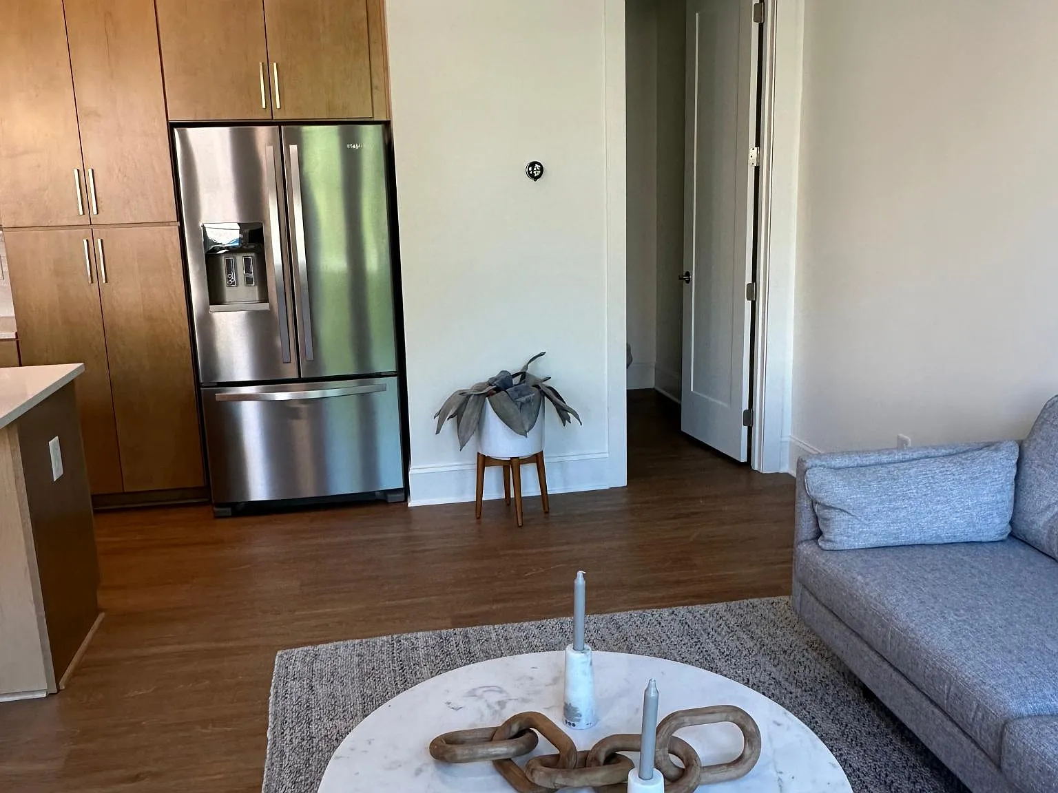2 bed, 1.5 bath, 1164 sqft, $2,299 — Photo 4