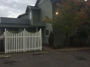 748 W 4th St APT 2, Medford, OR