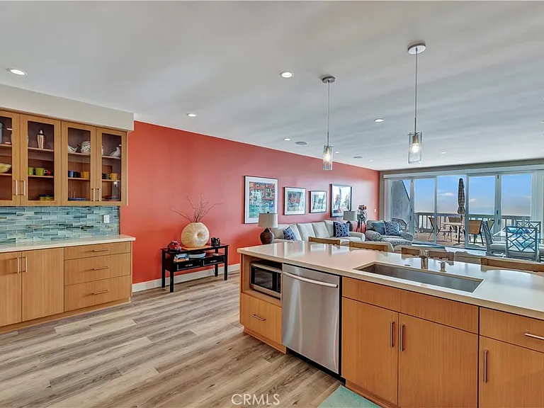 714 Cliff Dr — Photo 10