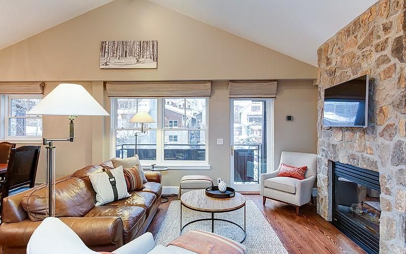 1st image of 550 Depot Ave #102