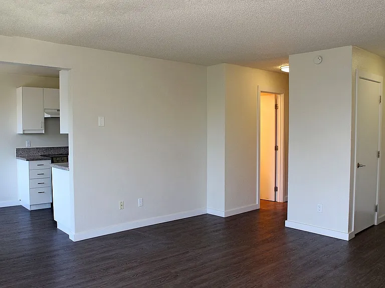 9222 N Lombard St — Photo 11