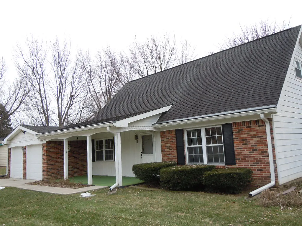 370 Winding Way photo 1