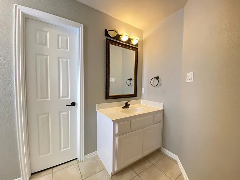 15861 Twin Cove Dr — Photo 12