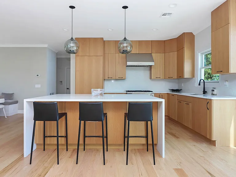 950 Tasker Ln — Photo 8