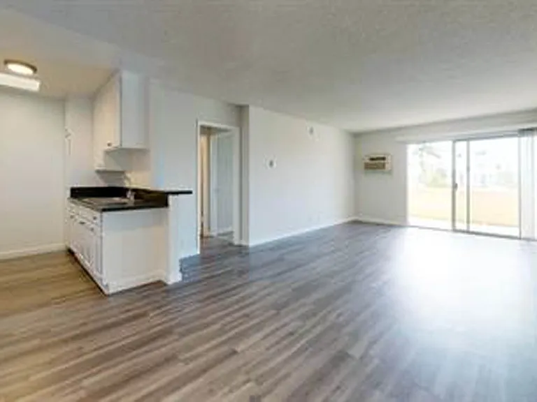 123 S Catalina Street — Photo 5