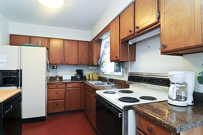 4th image of 303 Hillandale Dr