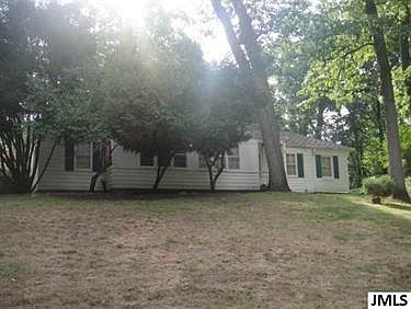 2nd image of 1925 Broadcrest Rd