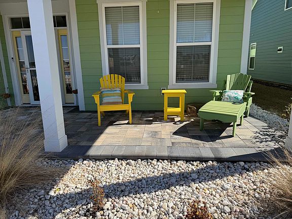 3rd image of 2063 Singing Palm Loop