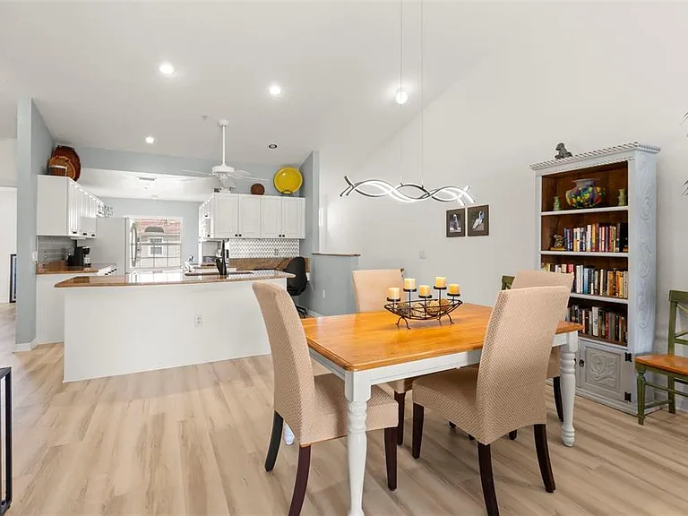 6758 Fairview Ter — Photo 10