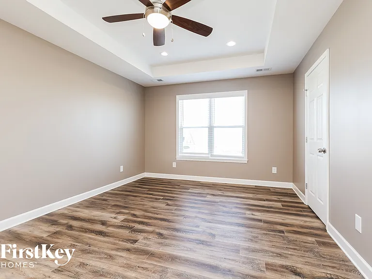 732 Ellie Dr — Photo 9