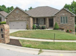 1633 E Wood Oaks St, Springfield, MO 65804