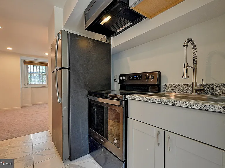 1209 I St SE — Photo 10