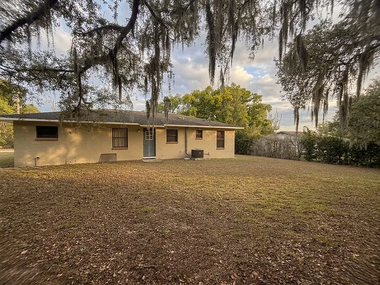 636 Rainbow Blvd — Photo 14