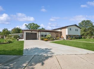 7617 Palma Ln, Morton Grove, IL 60053