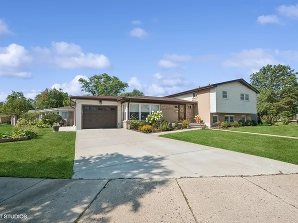 7617 Palma Ln, Morton Grove, IL 60053