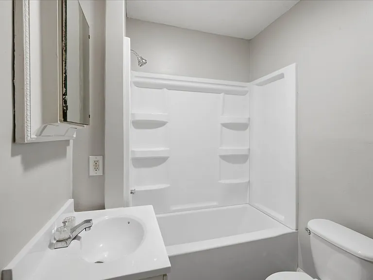 35 - 37 S Sherman Dr — Photo 10