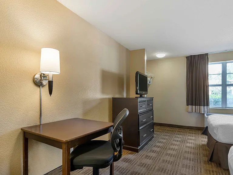 Studio Suite - 2 Full Beds