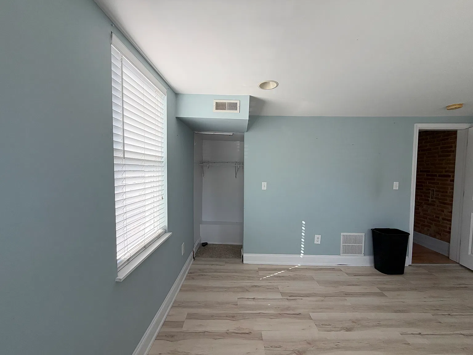 4 bed, 2000 sqft, $850 — Photo 2