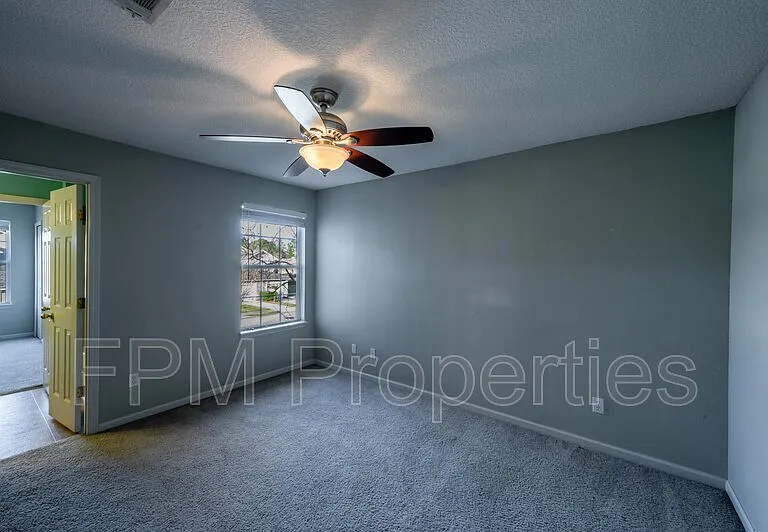 807 Scrub Jay Dr — Photo 24