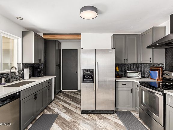 2nd image of 1157 E 7TH Street