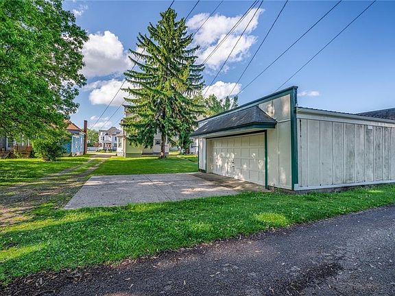 3rd image of 255 W Ohio Ave