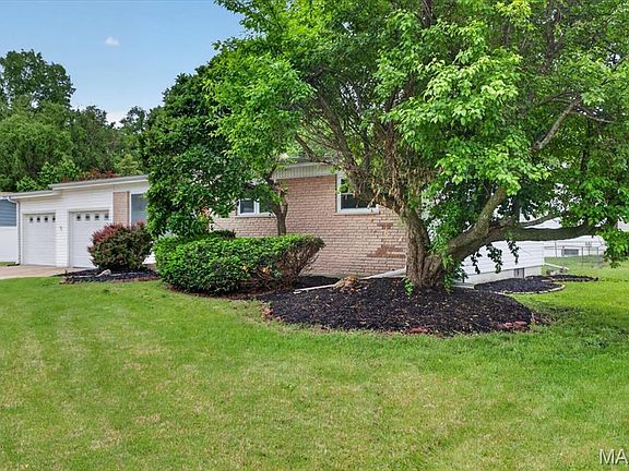 3rd image of 14 Olvera Cir