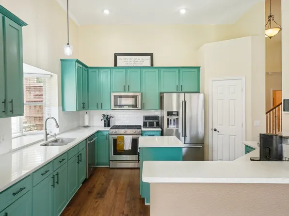 2728 Vista Bluff Blvd, Lewisville, TX 75067