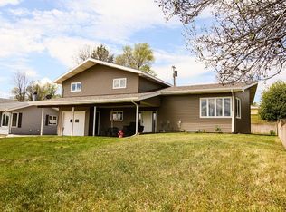 413 2nd Ave NE, Beulah, ND 58523