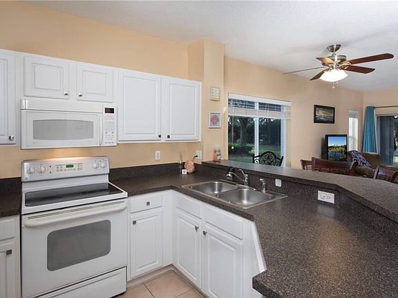 3rd image of 10084 Pacific Pines Ave