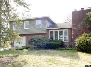 1335 Rowe Rd, Niskayuna, NY 12309