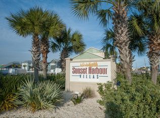 7472 Sunset Harbor Dr APT 312, Navarre, FL 32566