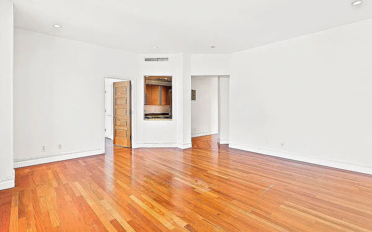 154 West 70th Street — Photo 3