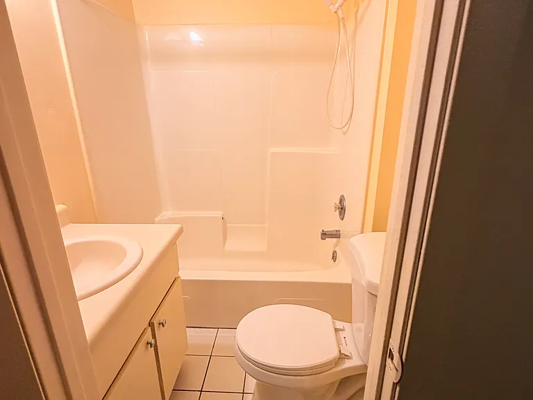 1110 Sheffield Ave #A — Photo 16