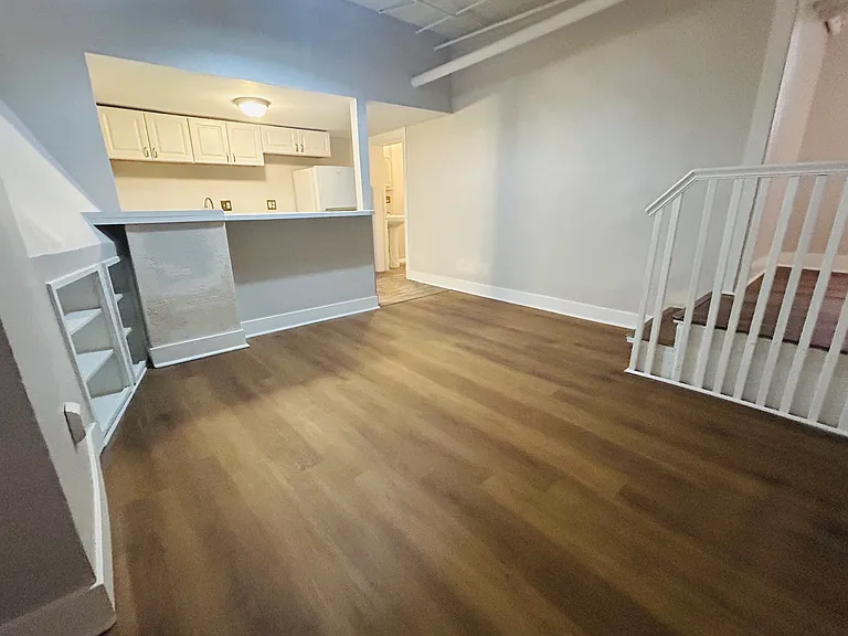 1109 N Emerson St #5 — Photo 8