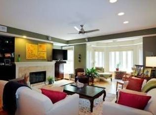 822 W Agatite Ave, Chicago, IL 60640