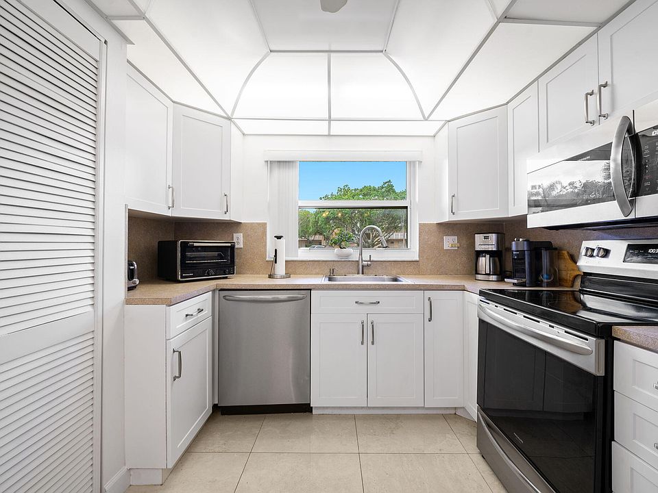 1st image of 9330 Sunrise Lakes Blvd APT 104