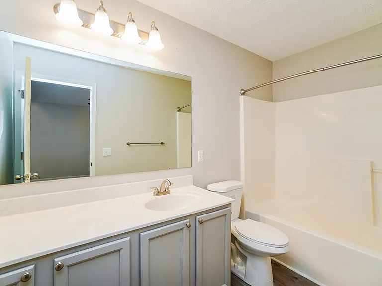 1272 Poplar Creek Ct — Photo 15