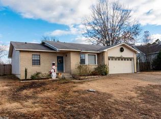 8 Monarch Dr, Maumelle, AR 72113