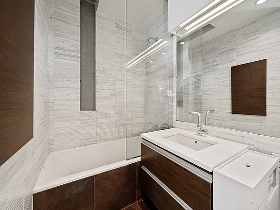 5th image of 4415 Purves St #14C