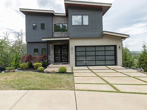 3rd image of 514 E Ozark View Dr
