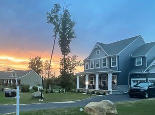 16 Greenbriar Dr, Elizabethtown, PA 17022