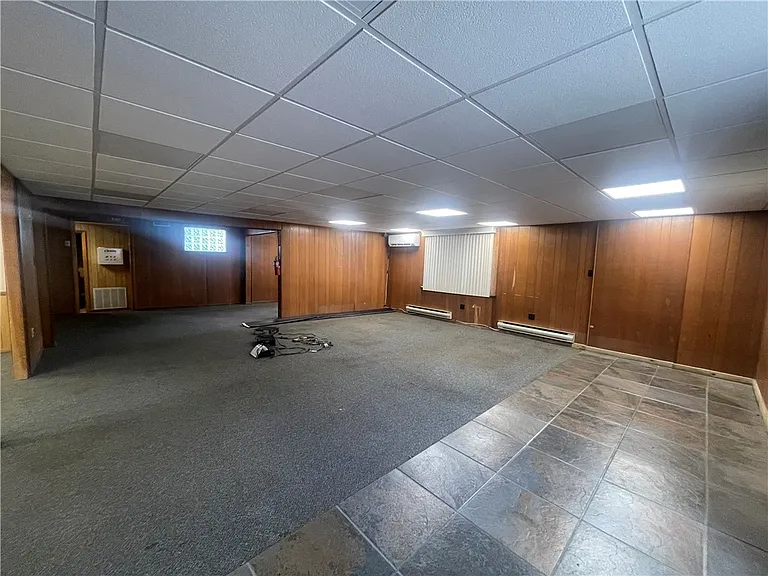 210 S Monroe St — Photo 12