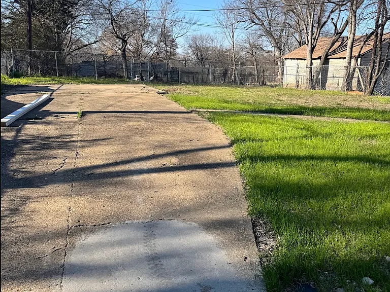 1517 Glen Ave — Photo 3