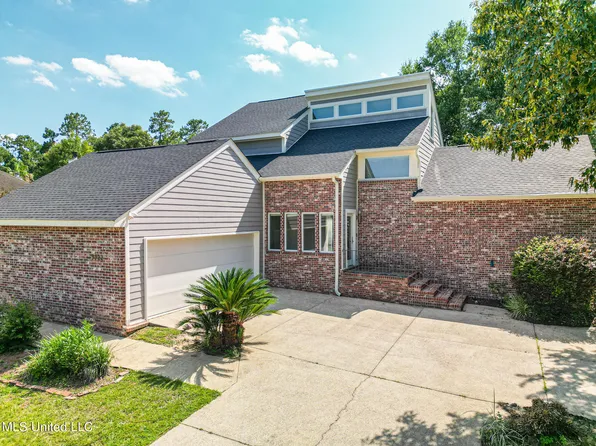 9922 Honalo Pl, Diamondhead, MS 39525