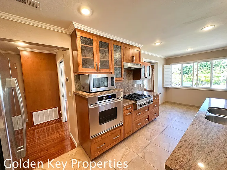 3577 Mira Pacific Dr — Photo 8