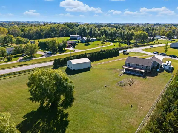 22980 105th St, Anamosa, IA 52205