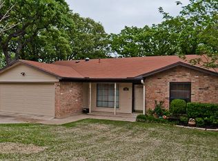 824 Wade Dr, Bedford, TX 76022