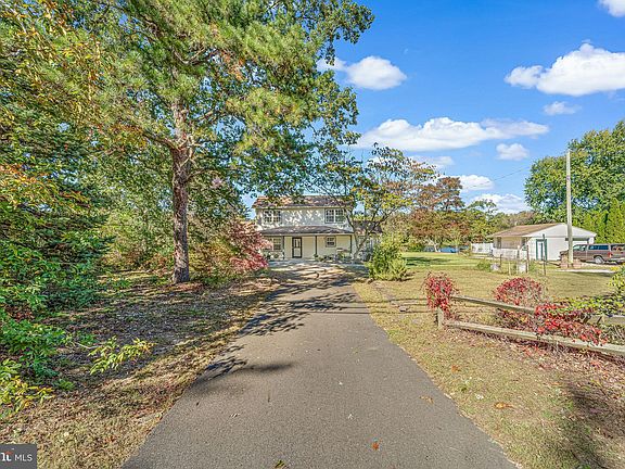4th image of 3308 Lakeside Dr