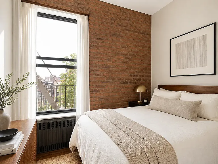 236 E 5th St #F4 — Photo 6