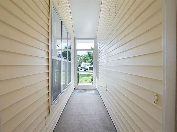 3rd image of 232 Northshore Cir